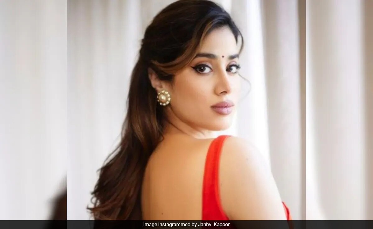 Janhvi Kapoor’s Thoughts On Online Gossip “Always Kind Of Scared Me A
